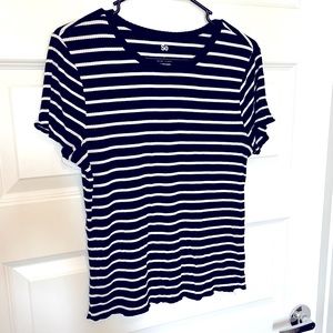 Lettuce Hem Black and White Striped Short Sleeve Blouse / T-shirt Size Large